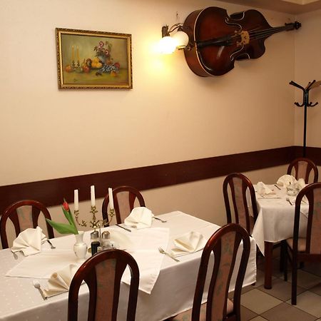 Hotel Relaks Wola Ducka Esterno foto