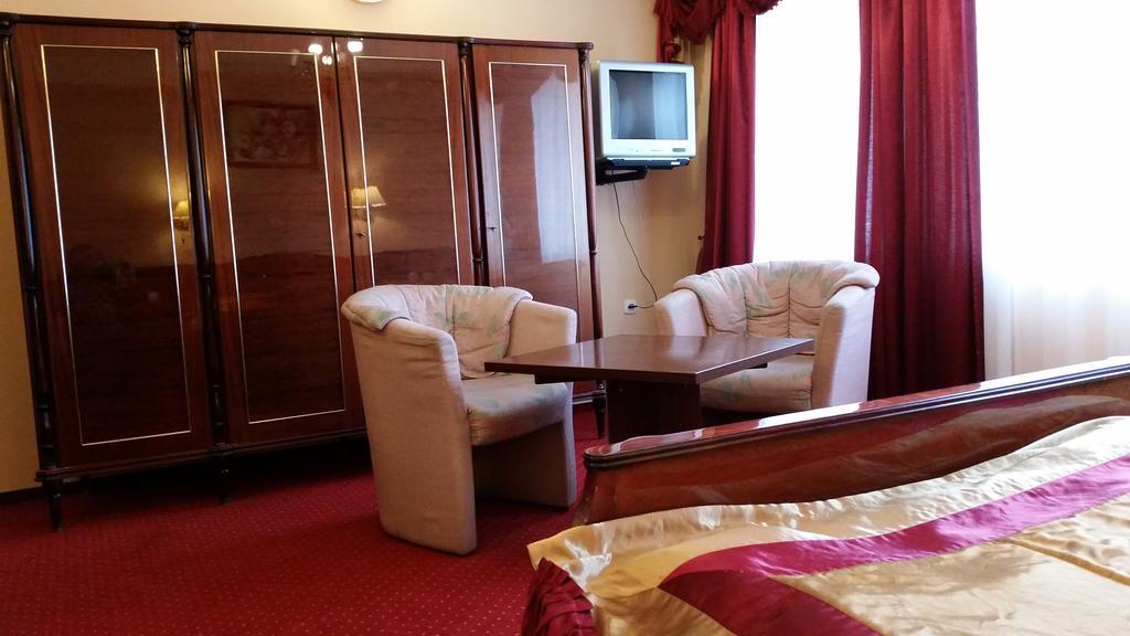 Hotel Relaks Wola Ducka Esterno foto